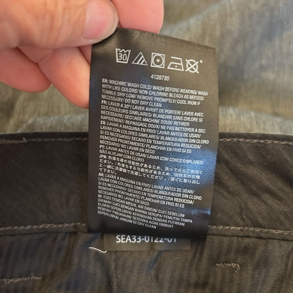 Volcom Dark gray Flat Front Shorts Casual Style Size 30 New - Picture 11 of 11